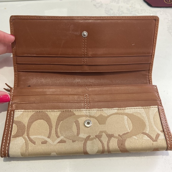 Coach Tan wallet - Picture 3 of 5